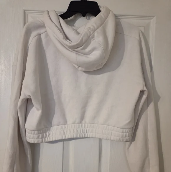 Alphalete White Cropped Hoodie - Picture 2 of 6